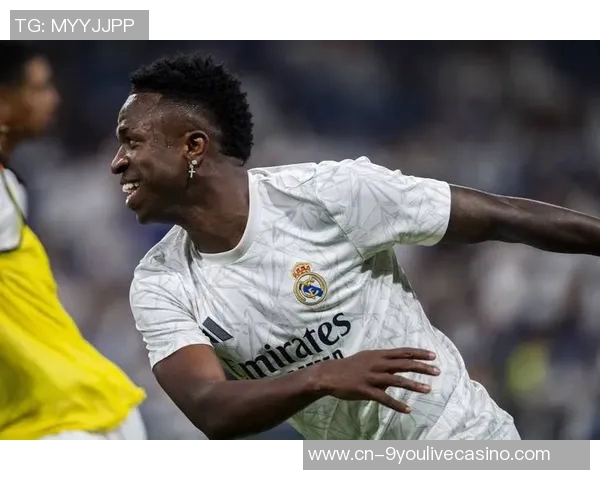 足球明星的英文名字与成就解析让我们一起了解他们的辉煌历程与影响力 足球明星的英文名字与成就解析让我们一起了解他们的辉煌历程与影响力